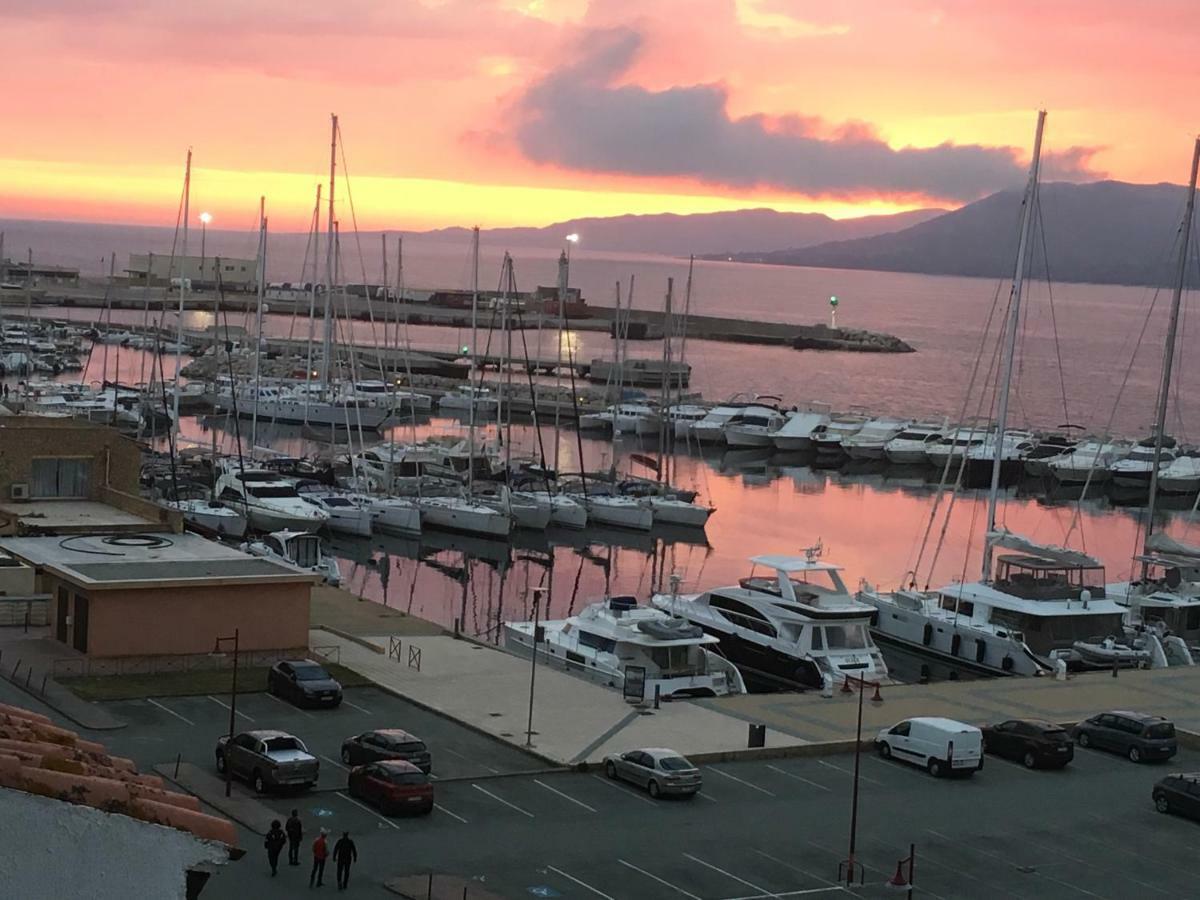 Grand appartement style loft bord de mer Propriano  Eksteriør billede
